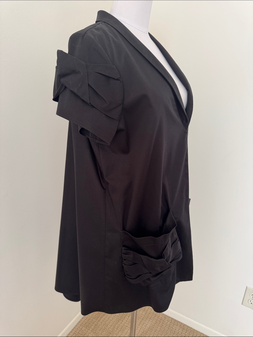 Anne Fontaine Black Ruched Bow Pocket Short Sleeve One Button Jacket - Picture 2 of 10